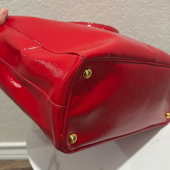 Prada Red Saffiano Vernice Leather Galleria Tote - Picture 11 of 15
